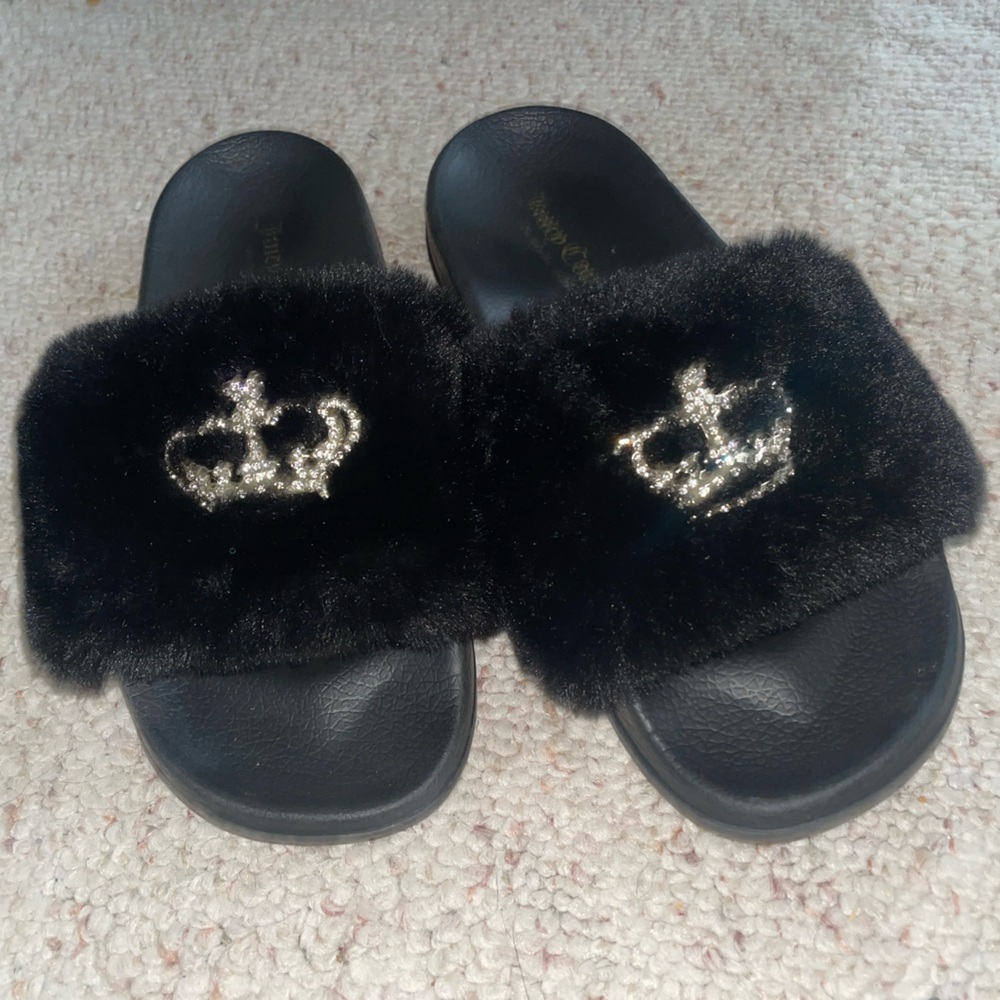 Juicy Couture Plush Black Faux Fur Diamond Crown Slides Y2K Slippers Cute Trendy - Picture 3 of 8